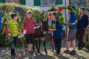 Palmbaumbinden und Palmsonntag